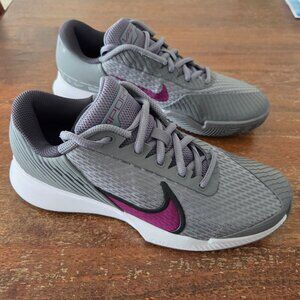 Nike tennis sneakers